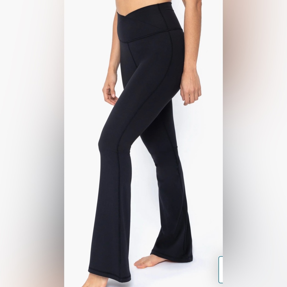 90 DEGREES BY REFLEX. Superflex Madison Crossover Flared Leggings.